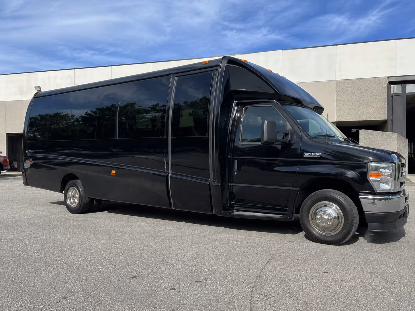 louisville airport shuttle bus rentals for private groups