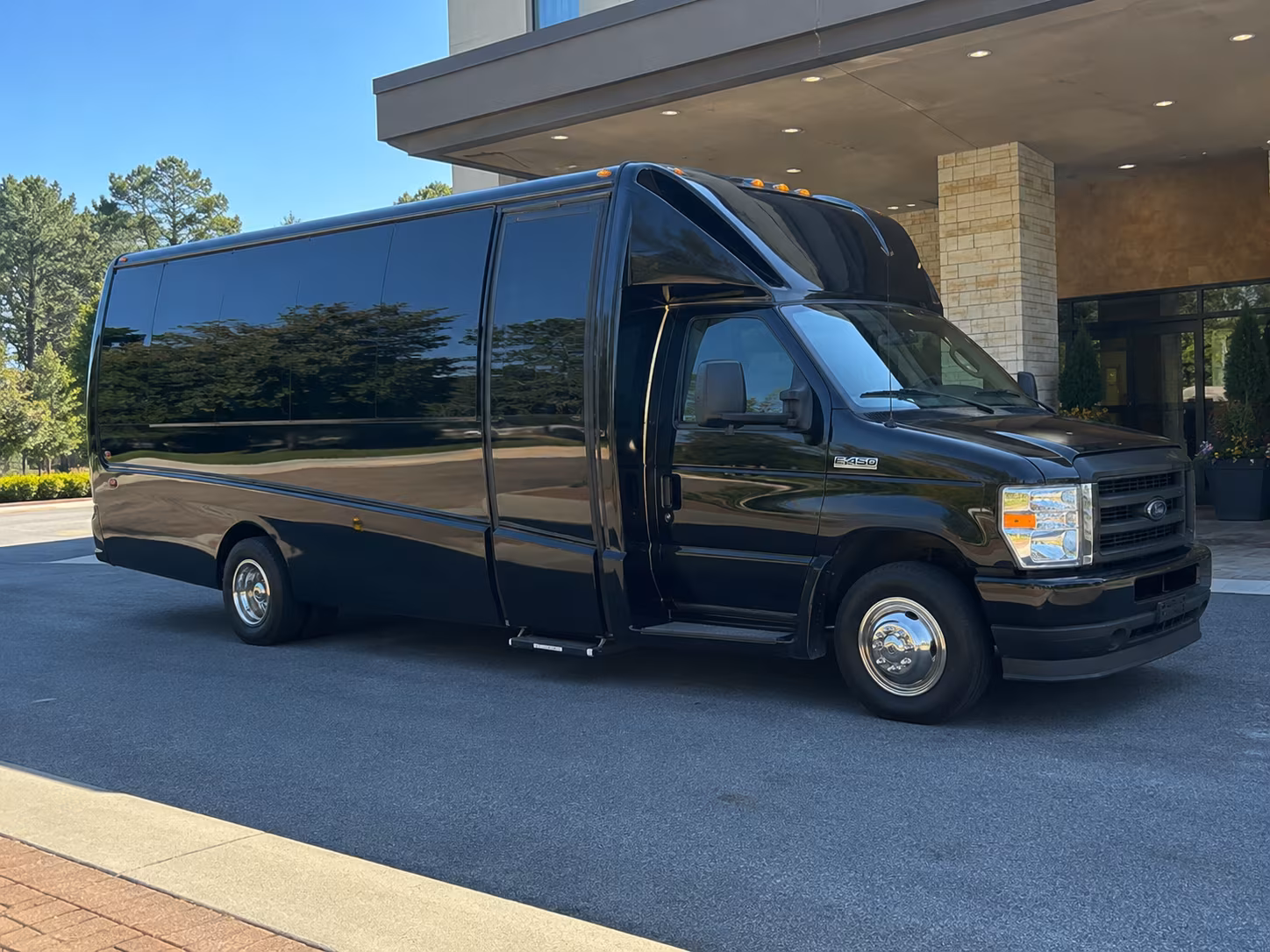 louisville bus rentals for kentucky road trips and indiana travel