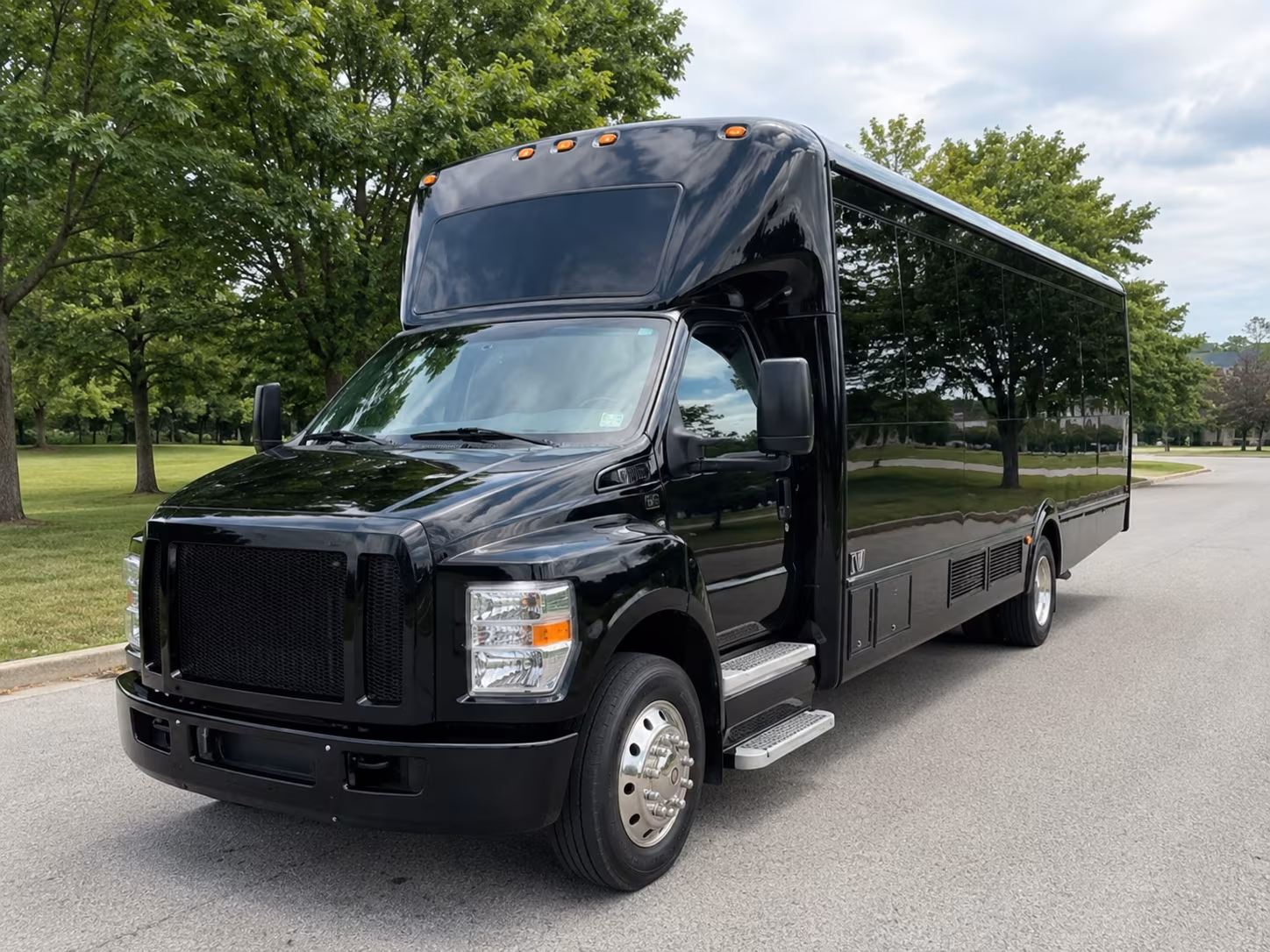 rent a louisville prom party bus or charter bus today